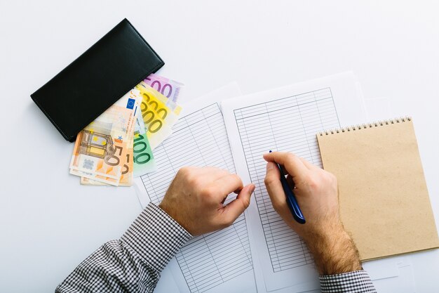 Jak szybko i sprawnie załatwić EKUZ przed wyjazdem za granicę?