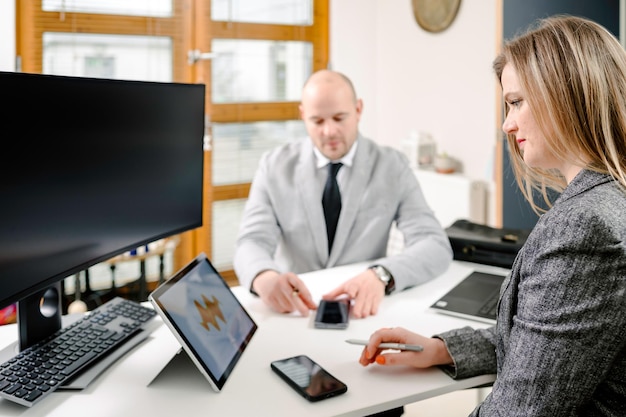 Jak wybrać najlepszy bank dla konta firmowego?